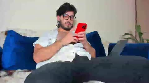 R. online show from December 2024 07:03:02 PM