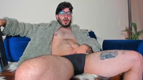 R. online show from January 2025 12:47:02 PM