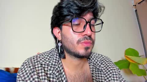 R. online show from February 2025 01:41:01 PM