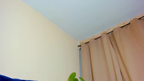 R. online show from February 2025 12:25:02 PM