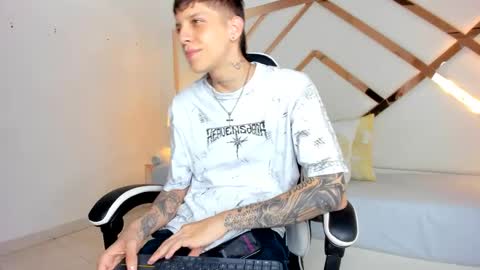 Adam online show from September 2025 07:15:02 PM