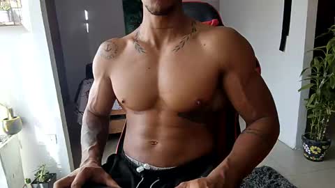 Adam Valencia online show from November 2025 08:47:01 PM