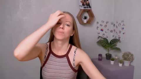 adamais_ online show from September 2025 04:27:01 AM