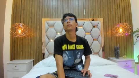 Snapshot of adams_bobby chatting on June 2026 11:05:01 AM Adams Bobby online show from June 2026 11:05:01 AM