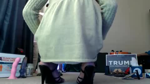 Snapshot of adamseve777 chatting on January 2025 06:02:01 PM TaylorSexbot online show from January 2025 06:02:01 PM