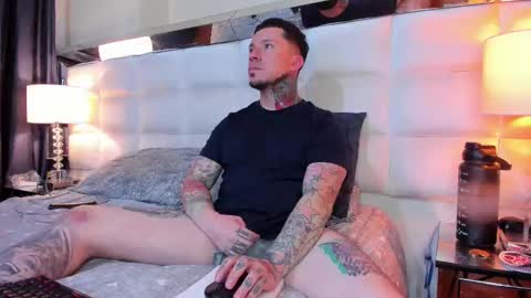 Snapshot of adamtatts chatting on October 2025 05:51:01 AM Adam online show from October 2025 05:51:01 AM
