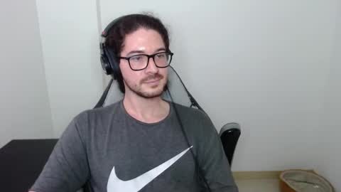 Snapshot of adamussutekh chatting on February 2025 09:11:02 PM Adam online show from February 2025 09:11:02 PM