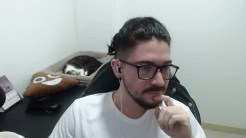 Snapshot of adamussutekh chatting on October 2025 10:33:02 AM Adam online show from October 2025 10:33:02 AM