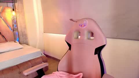  Adara  online show from October 2025 08:40:02 PM