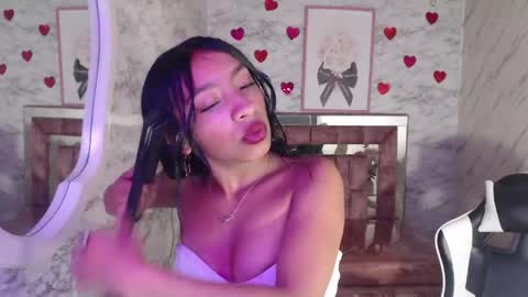 Snapshot of adarasuri_v chatting on May 2026 03:13:01 AM Hi Stream 1000pm to 600am online show from May 2026 03:13:01 AM