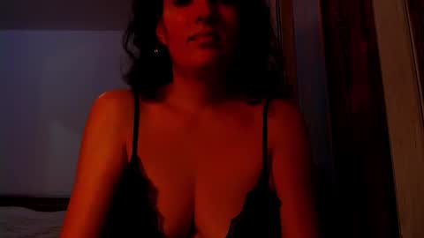 amy        online show from October 2025 07:58:02 PM
