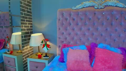 Adelaine online show from December 2025 05:35:01 AM