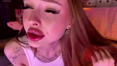 Snapshot of adele_kawaii chatting on July 2026 09:06:01 PM Adele online show from July 2026 09:06:01 PM