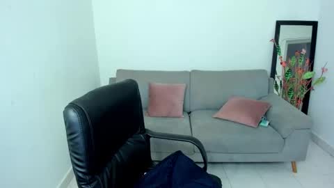 Carolina online show from November 2025 11:11:01 AM