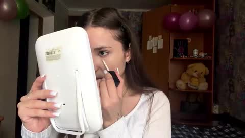 Snapshot of adeleapel chatting on February 2026 07:06:01 AM Poly online show from February 2026 07:06:01 AM