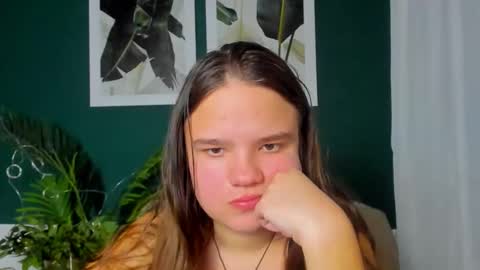 Snapshot of adelecruzz chatting on February 2026 01:34:01 PM adelecruzz online show from February 2026 01:34:01 PM