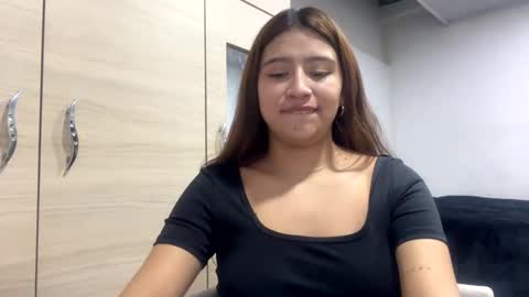 adellein foxx online show from October 2025 02:53:02 AM