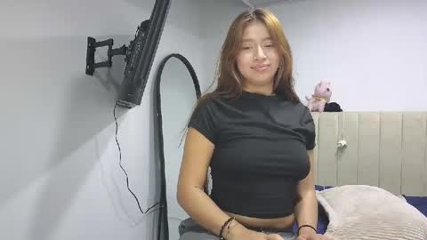 adellein foxx online show from February 2026 01:43:01 AM