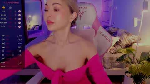 Snapshot of adeleroberts chatting on April 2026 02:14:02 AM Adele online show from April 2026 02:14:02 AM