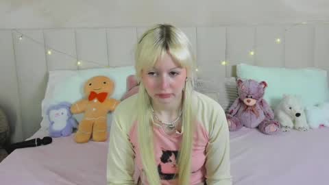 adelesilvy online show from June 2026 01:51:02 AM