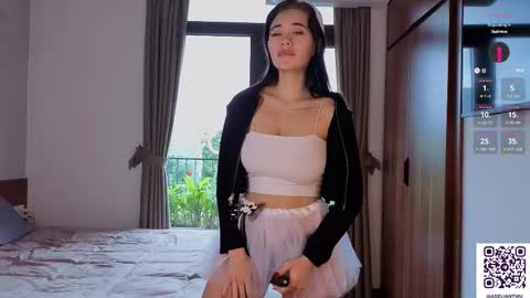 Adelia online show from November 2025 01:08:01 AM