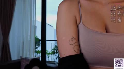 Adelia online show from November 2025 01:04:02 AM