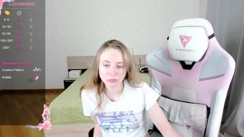 Snapshot of adelina_cowell chatting on September 2025 09:30:01 AM Adelina online show from September 2025 09:30:01 AM
