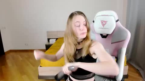 Snapshot of adelina_cowell chatting on September 2025 11:34:02 AM Adelina online show from September 2025 11:34:02 AM