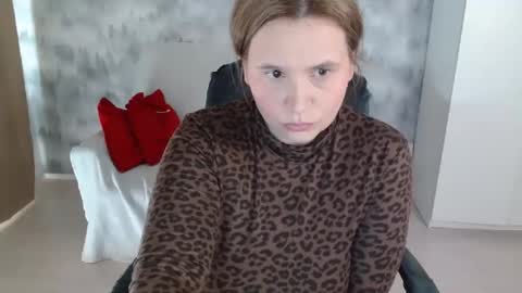 Snapshot of adelinalawson chatting on April 2026 08:39:02 AM adelinalawson online show from April 2026 08:39:02 AM