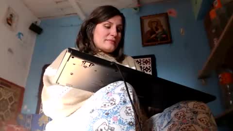 Snapshot of adelineblueeyes chatting on January 2025 01:19:02 PM Larisa online show from January 2025 01:19:02 PM
