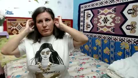 Snapshot of adelineblueeyes chatting on October 2025 09:41:01 AM Larisa online show from October 2025 09:41:01 AM
