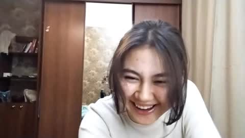 Snapshot of adelinehaefner chatting on November 2025 05:04:01 PM Anna online show from November 2025 05:04:01 PM