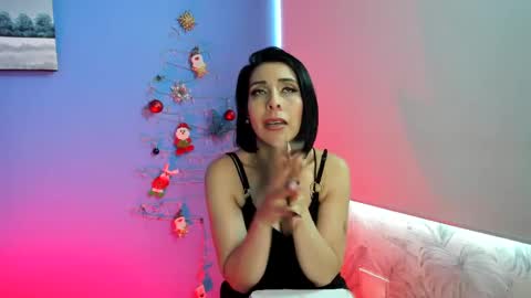 Snapshot of adellelennox_cg chatting on December 2024 05:18:02 PM Adelle online show from December 2024 05:18:02 PM