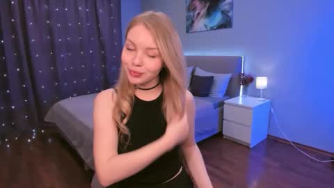 adelllovely online show from November 2025 11:32:02 AM