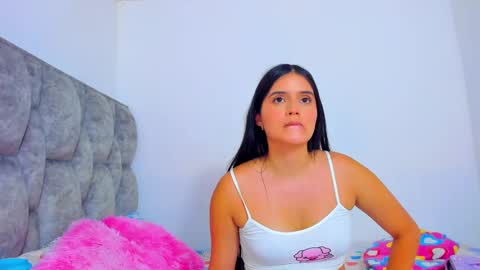 Snapshot of adhara__evanss chatting on January 2025 04:17:01 AM   online show from January 2025 04:17:01 AM