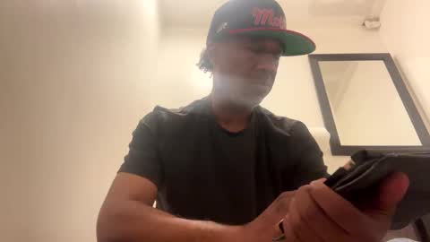Snapshot of adick_ting chatting on May 2026 11:06:01 AM adick_ting online show from May 2026 11:06:01 AM