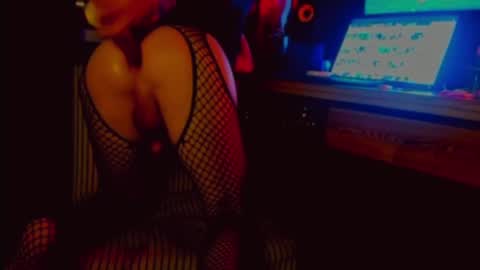 adicta37 online show from October 2025 06:47:01 AM