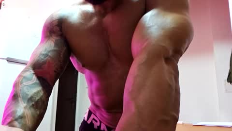 Adonis online show from October 2025 06:38:02 PM