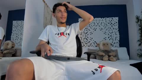 adonis_wb online show from November 2025 08:42:02 PM