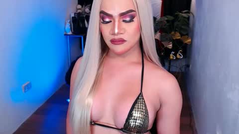 Snapshot of adorable_andrea chatting on December 2024 06:50:01 PM adorable_andrea online show from December 2024 06:50:01 PM