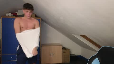 Snapshot of adr_twink chatting on April 2026 10:10:01 PM ADR Twink online show from April 2026 10:10:01 PM