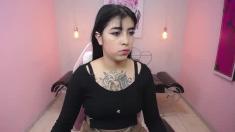 Snapshot of adri_gomez_1 chatting on May 2026 12:02:01 PM Adri online show from May 2026 12:02:01 PM