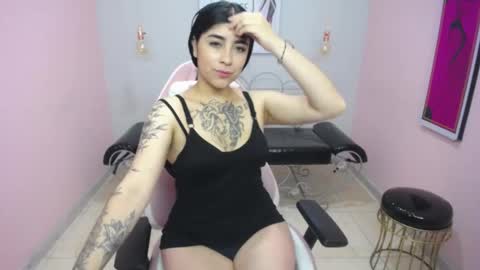 Snapshot of adri_gomez_1 chatting on May 2026 12:21:02 PM Adri online show from May 2026 12:21:02 PM