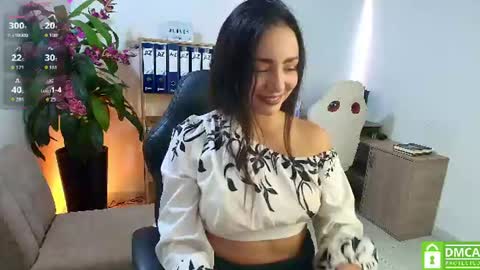 Snapshot of adri_miller chatting on July 2026 01:36:02 PM adri miller online show from July 2026 01:36:02 PM