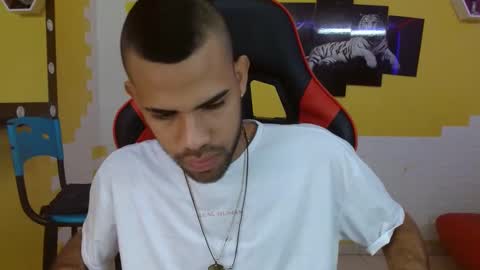 Snapshot of adri_sexboy chatting on March 2025 12:33:02 PM adri_sexboy online show from March 2025 12:33:02 PM