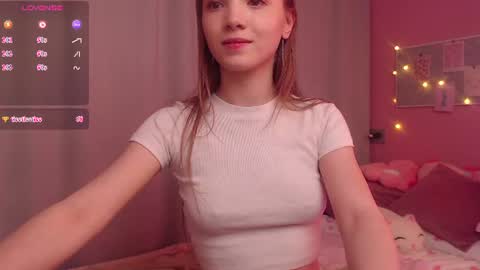 Snapshot of adria_arjona chatting on June 2026 07:44:01 AM Eva online show from June 2026 07:44:01 AM