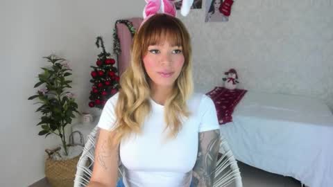 Adriana online show from December 2025 01:18:02 PM