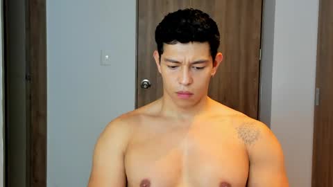 Snapshot of adrian_del_mar chatting on May 2026 05:54:02 PM Adrian del Mar online show from May 2026 05:54:02 PM