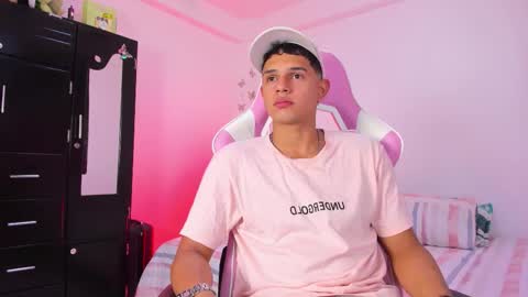 Snapshot of adrian_prime_ chatting on February 2026 06:25:01 PM ADRIAN online show from February 2026 06:25:01 PM