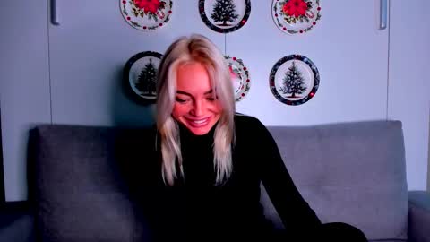 Adriana online show from November 2025 05:10:01 AM